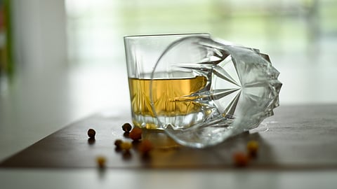 ১০০ জন মাদকাসক্ত মানুষের মধ্যে মাত্র ৩ জন তাদের সমস্যা সমাধানের পথ খোঁজে। এক্ষেত্রে আমাদের কী করা জরুরি?