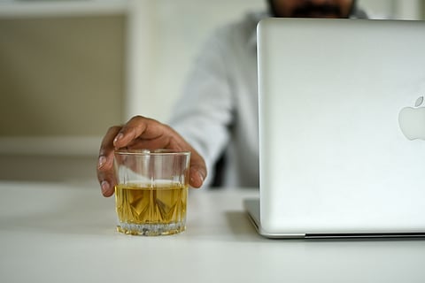 অভ্যাস কীভাবে আসক্তিতে পরিণত হয়