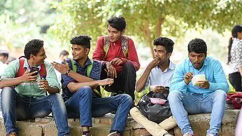 সারাহাহ, সোশ্যাল মিডিয়া এবং আত্মমর্যাদা: আপনার মানসিক স্বাস্থ্যের ক্ষেত্রে এদের প্রাসঙ্গিকতা কী