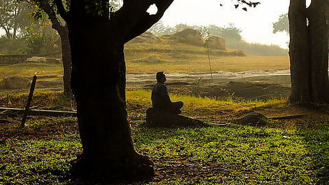 থামুন! আত্মহত্যা শেষ কথা নয়
