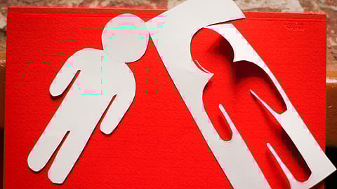 বর্ণনা: আমার বোনের অদ্ভুত ব্যবহারে আমি চমকে গিয়েছিলাম