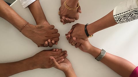 সাহায্য চাওয়া দুর্বলতার লক্ষণ নয়