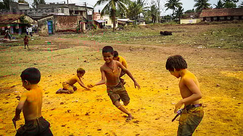 देखभाल करते बच्चेः अदृश्य और समर्थनहीन