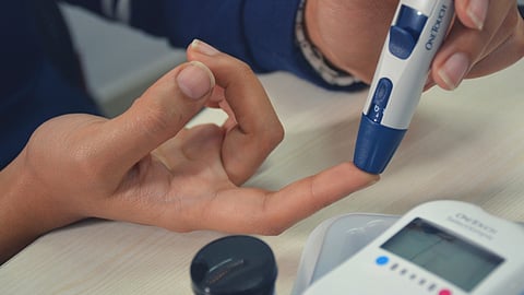 क्या दीर्घकालिक बीमारी आपके मानसिक स्वास्थ्य को प्रभावित कर सकती है?