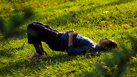 जब वास्तविक शरीरों को अवास्तविक आदर्शों में फिट किया जाता है