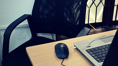 ನಾನು ಕೆಲಸದಿಂದ ವಜಾ ಆಗಿದ್ದೇನೆ. ಇದರಿಂದ ನನಗೆ ಹತಾಶೆಯಾಗಿದೆ