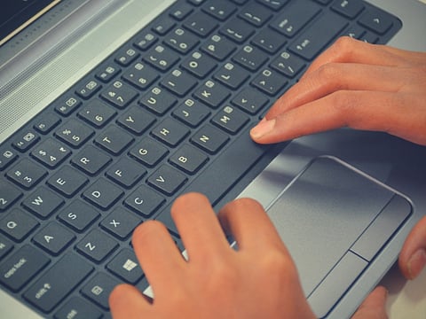 பணியிடக் கொடுமைப்படுத்தல் அறிகுறிகள், அதை எப்படி எதிர்ப்பது