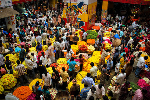 ஆண்மைபற்றிய சமூகச் சிந்தனைகளால், ஆண்கள் அவர்களுடைய உணர்வு அனுபவத்திலிருந்து விலகியிருக்கலாம்