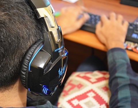 ப்ளூ வேல் சவால்: பெற்றோர் என்ன செய்யலாம்?