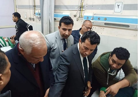وزير الشباب ومحافظ الجيزة يزوران مصابي حادث صالة حسن مصطفى