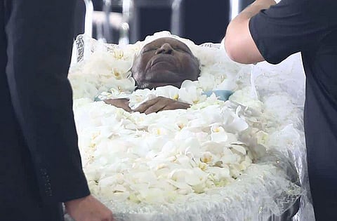 جثمان الأسطورة بيليه