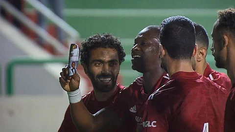 الأهلي يتخطى عقبة إنبي بثنائية ويعزز صدارته للدوري المصري