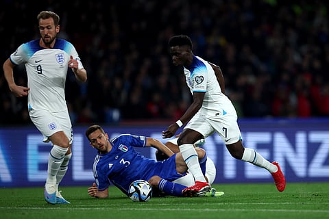 إنجلترا تنتزع تقدمًا ثمينًا من إيطاليا في شوط أول مثير بتصفيات يورو 2024