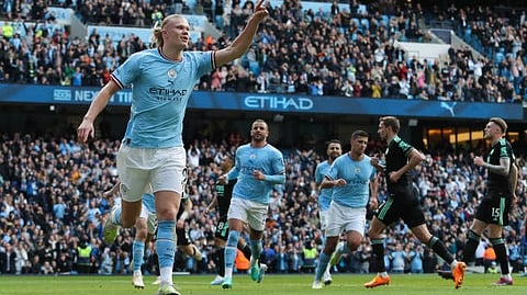 مانشستر سيتي يهدد صدارة أرسنال بثلاثية في شباك ليستر سيتي بالدوري الإنجليزي