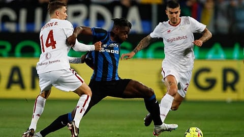 أتالانتا يصعق روما بثلاثية ويحرمه من دخول المربع الذهبي في الدوري الإيطالي