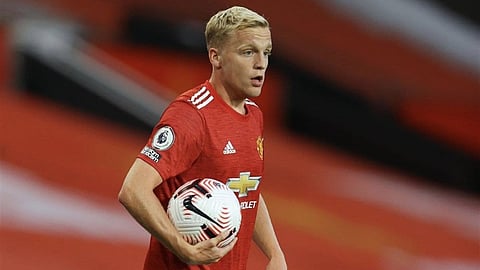فان دي بيك يقود مانشستر يونايتد للفوز على ليون وديًا