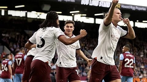 مانشستر سيتي يستهل رحلة الدفاع عن لقب الدوري الإنجليزي بثلاثية في بيرنلي