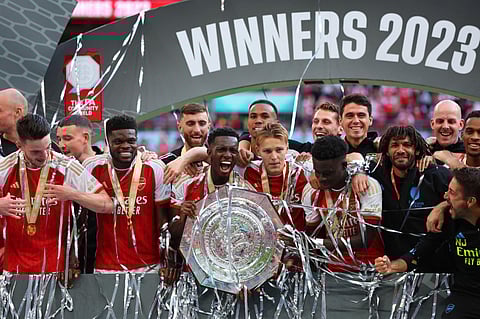 أرسنال بطل الدرع الخيرية