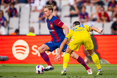 دي يونج، لاعب برشلونة الإسباني