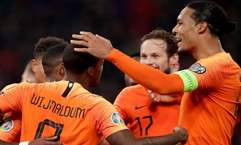 منتخب هولندا ضد اليونان