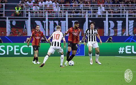 ميلان ونيوكاسل