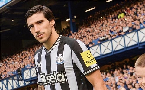 تونالي، لاعب نيوكاسل يونايتد