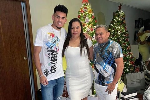 لويس دياز مع والدي