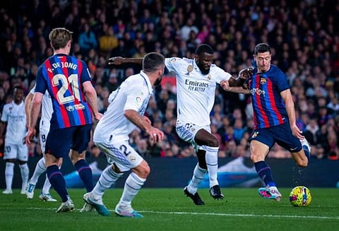 القنوات الناقلة لمباراة برشلونة ضد الريال