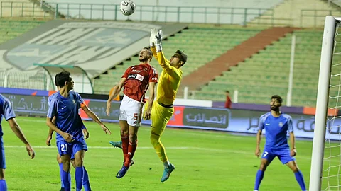 الأهلي ضد سموحة
