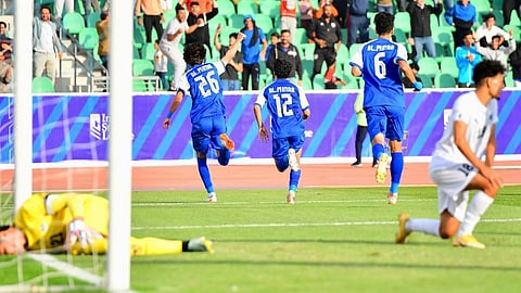 الميناء يهزم النجف
