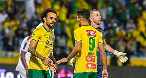 فيديو | الـvar يصدم نجم الأهلي السابق في الدوري السعودي