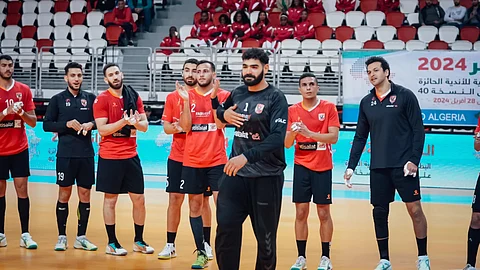 يد الأهلي رجال