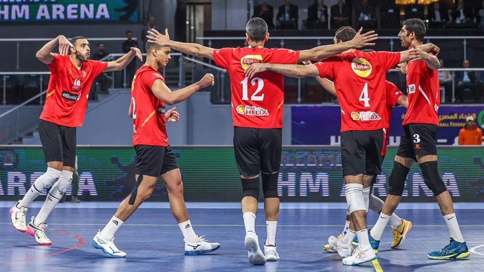 طائرة الأهلي