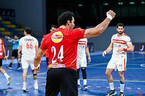 يد الأهلي والزمالك