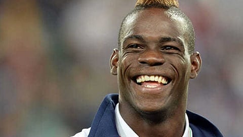 منع ماريو بالوتيلي من دخول نادي بريشيا