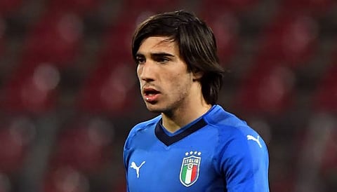 رسميًا.. نيوكاسل يعلن تعاقده مع ساندرو تونالي