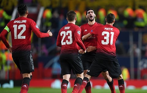 مانشستر يونايتد يدعم لاعبه السابق بعد إصابته بكورونا