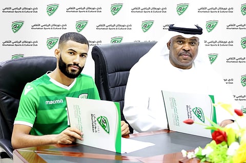 خورفكان الإماراتي يمدد تعاقد أحمد عيسي حتى نهاية 2021