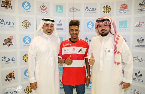 الوحدة يتعاقد رسميا مع غزال نجران مبارك الصقور