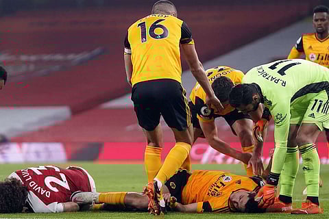 خيمينيز مهاجم ولفرهامبتون في حالة وعي في المستشفى بعد إصابة في الرأس