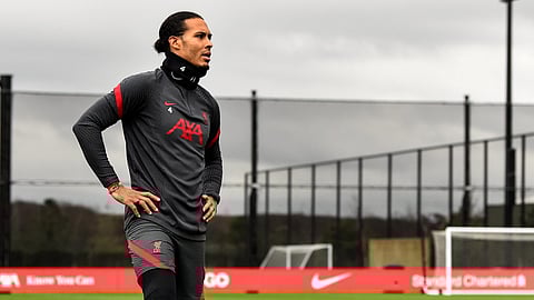 يورجن كلوب يكشف موعد عودة فيرجيل فان ديك وجو جوميز إلى ليفربول