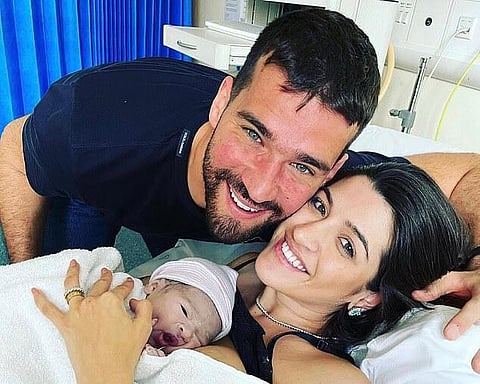 أخبار ليفربول.. زوجة أليسون بيكر ناتاليا أنجبت الطفل الثالث للزوجين