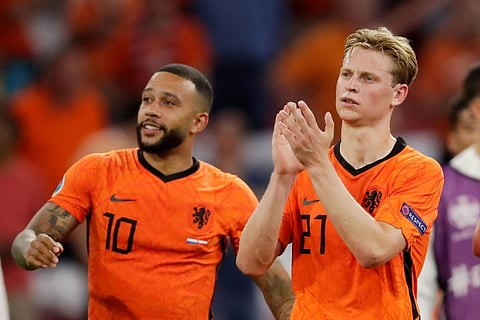 كأس العالم 2022.. دي يونج : لا اعرف كيفية إيقاف ميسي