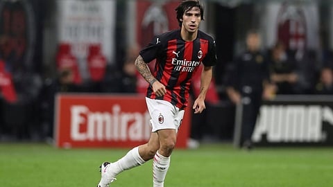 عاجل .. رسمياً .. ميلان يفعل بند شراء تونالي حتى 2026