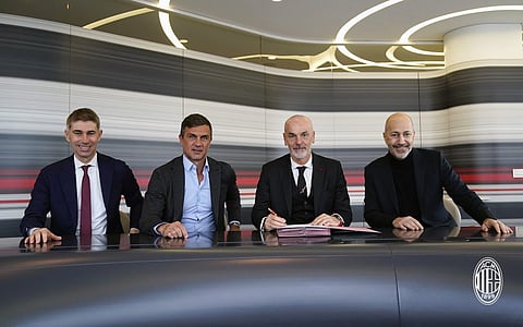 عاجل ورسمياً.. ميلان يعلن تمديد عقد ستيفانو بيولي حتى عام 2023