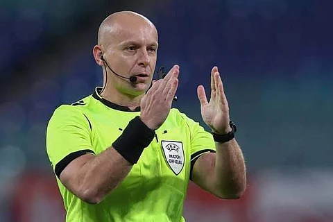 حكم مباراة قطر والجزائر ينشر الرعب بين جماهير النصر