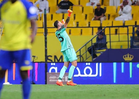 حارس النصر السعودي: فضلت العالمي على الانضمام إلى ريال مدريد