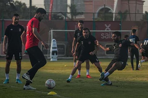 نجم الأهلي يعلن “العصيان” وشرط وحيد لرحيله