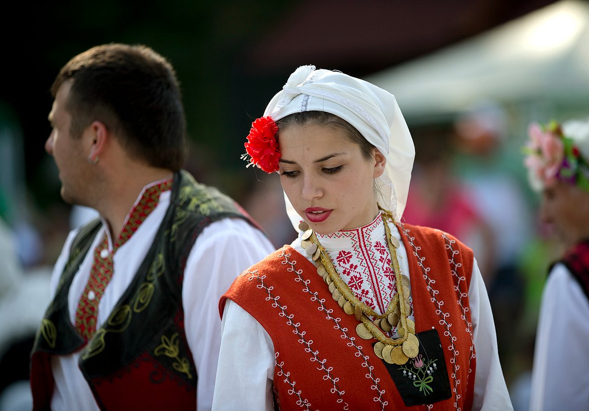 Болгарский язык смешные слова. Какие страны славянские народы. Болгария люди. Русофилы болгария лидер. Болгары славяне.