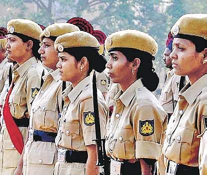 Only khaki pants and shirts for women cops in Karnataka